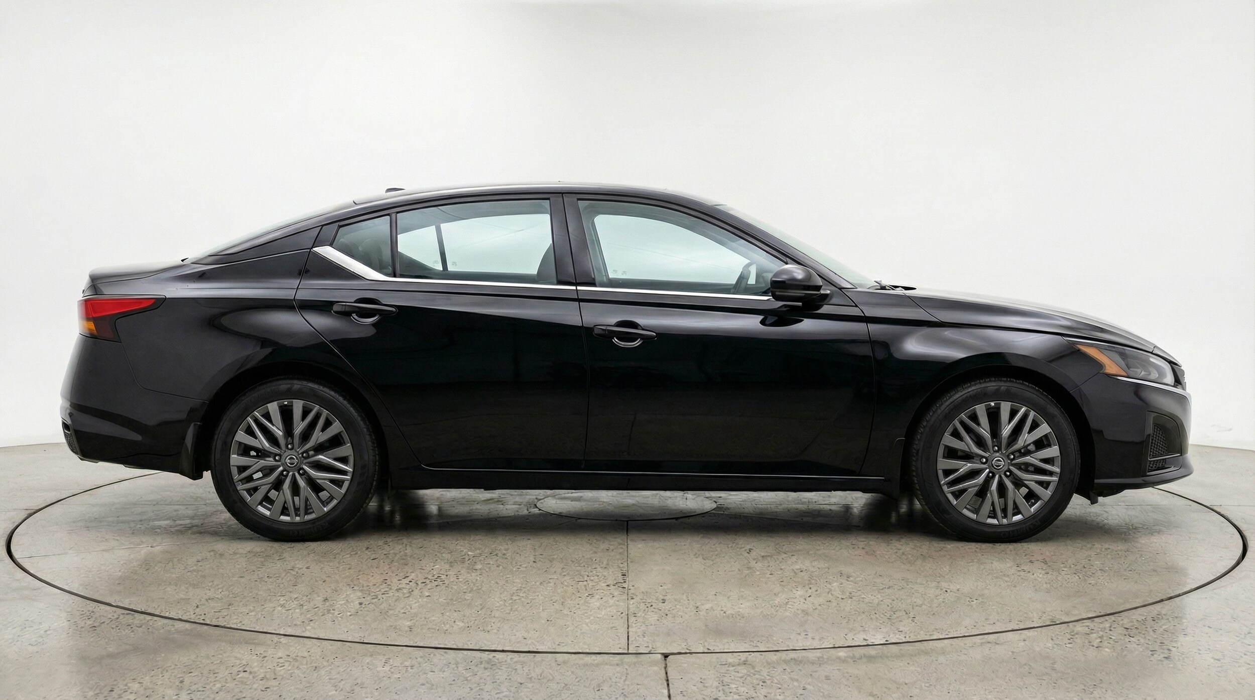 Thumbnail: 2025 Nissan Altima - 8