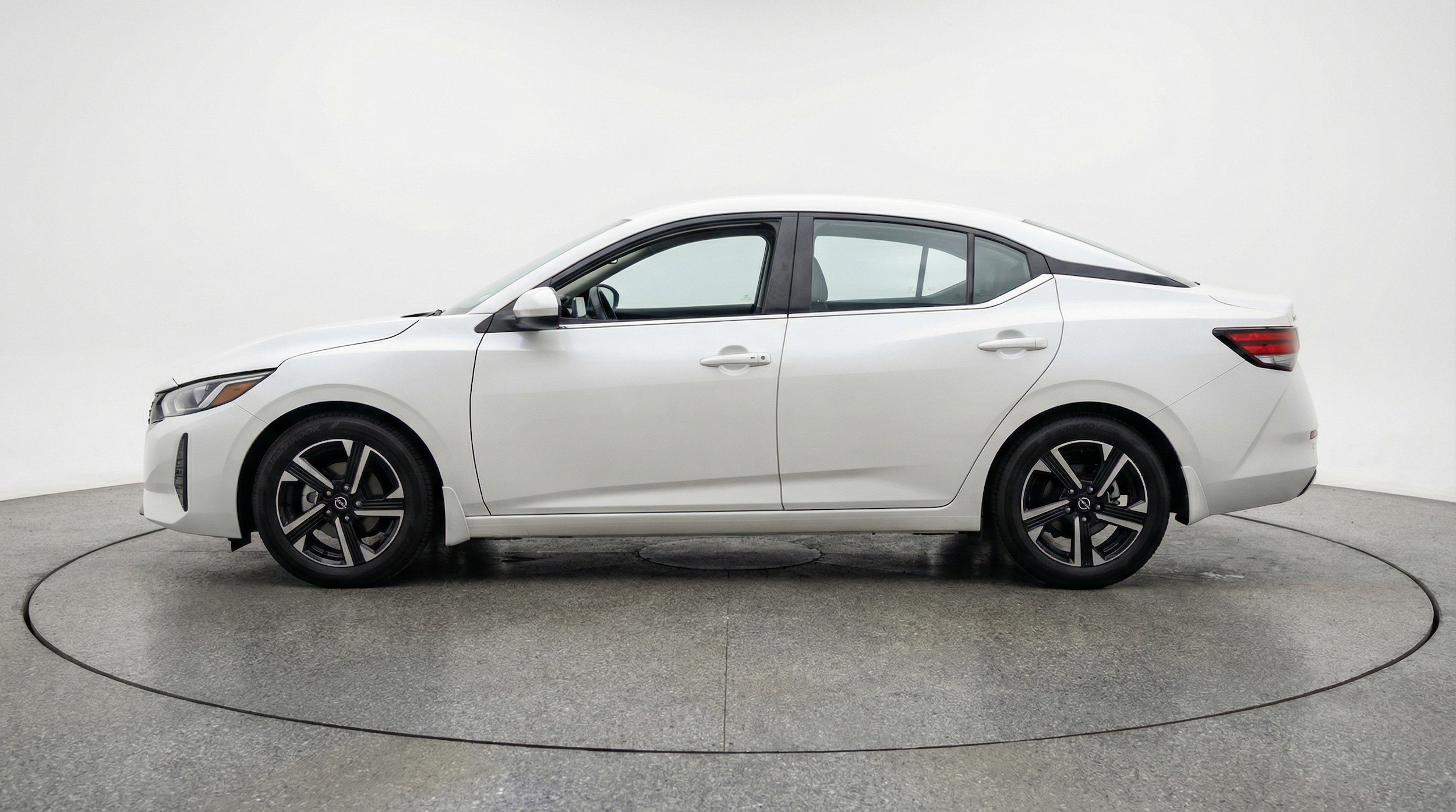 Thumbnail: 2025 Nissan Sentra - 5