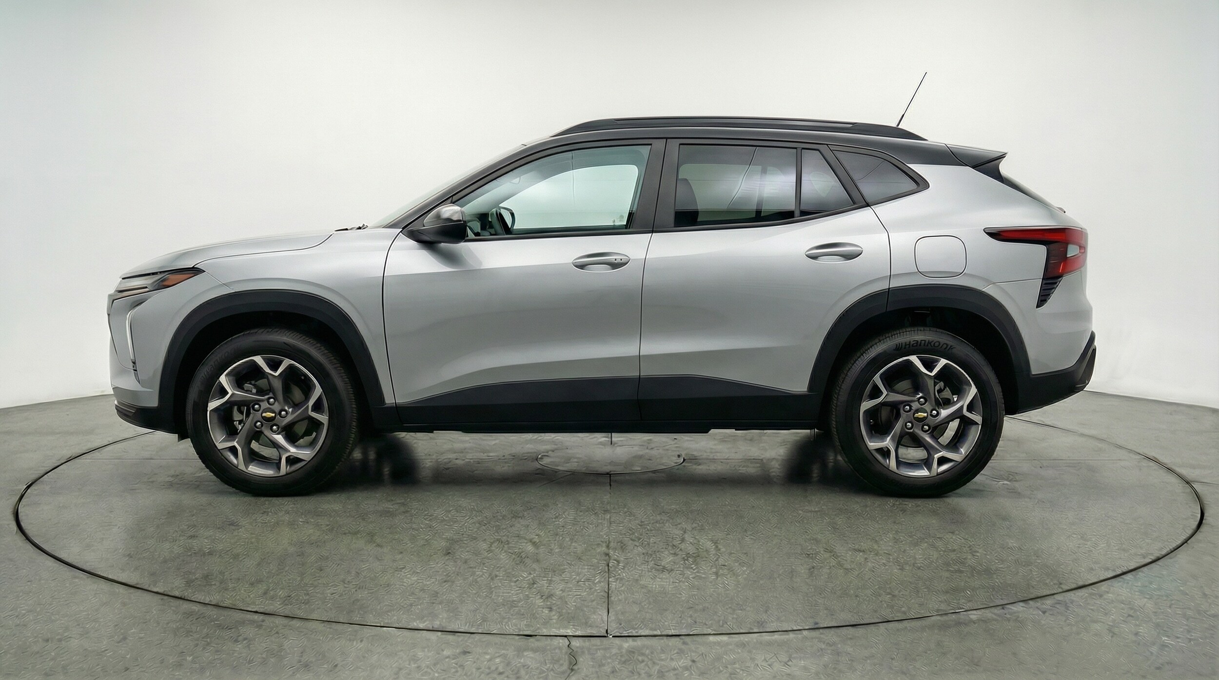 Thumbnail: 2025 Chevrolet Trax - 4