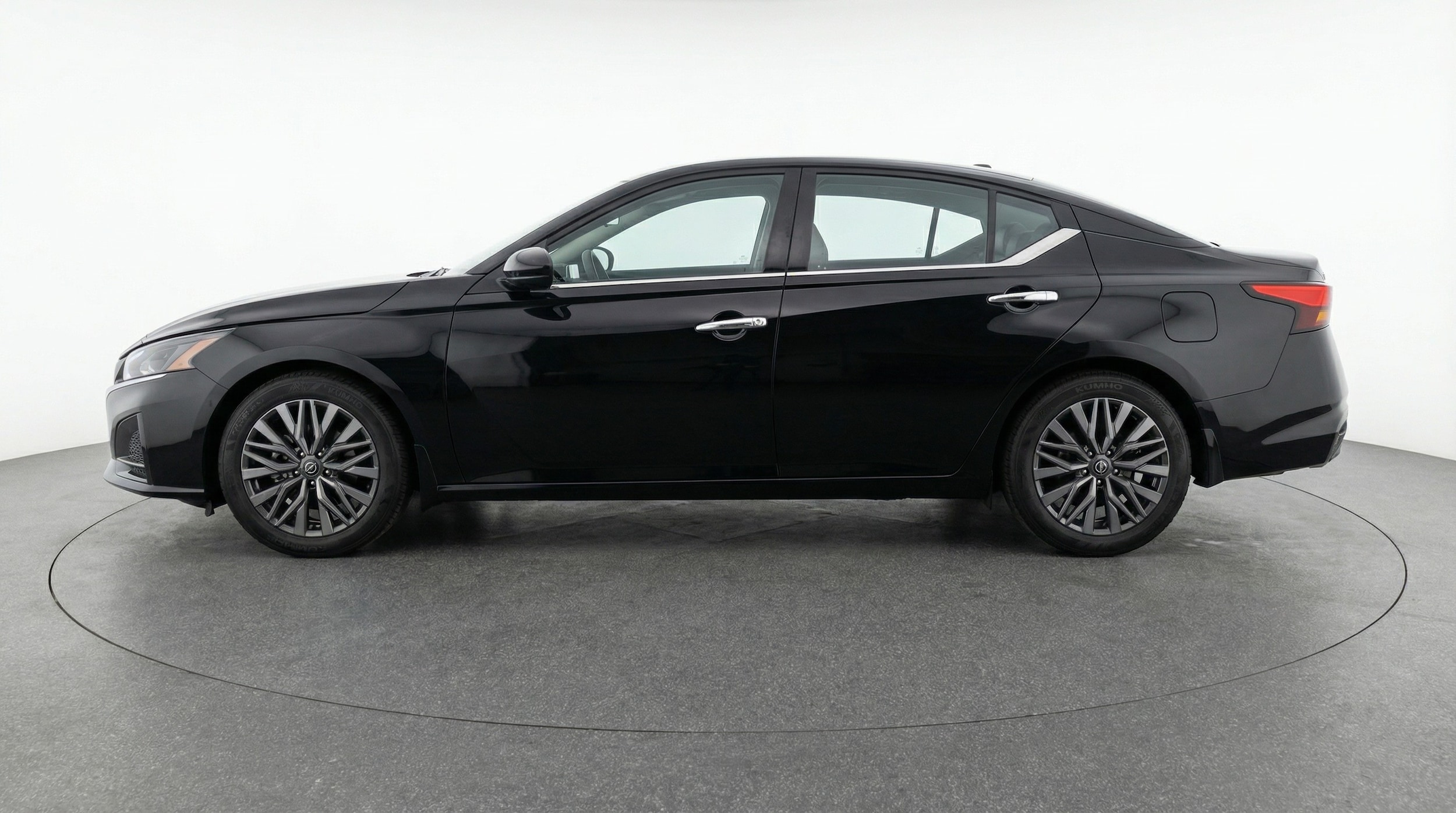 Thumbnail: 2025 Nissan Altima - 4