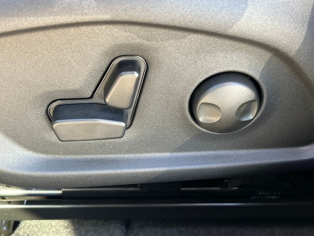2025 Jeep Compass Limited - Photo 25