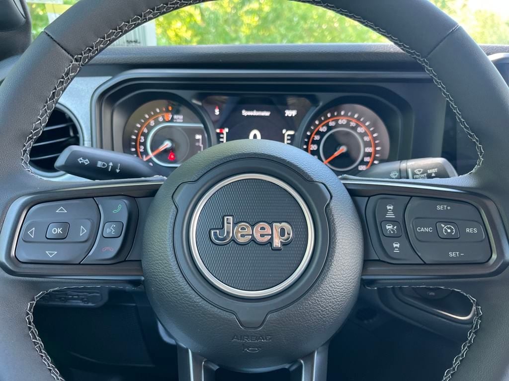 2025 Jeep Gladiator Willys - Photo 17