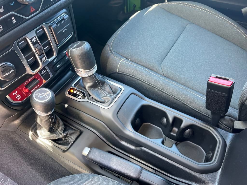 2025 Jeep Gladiator Willys - Photo 12