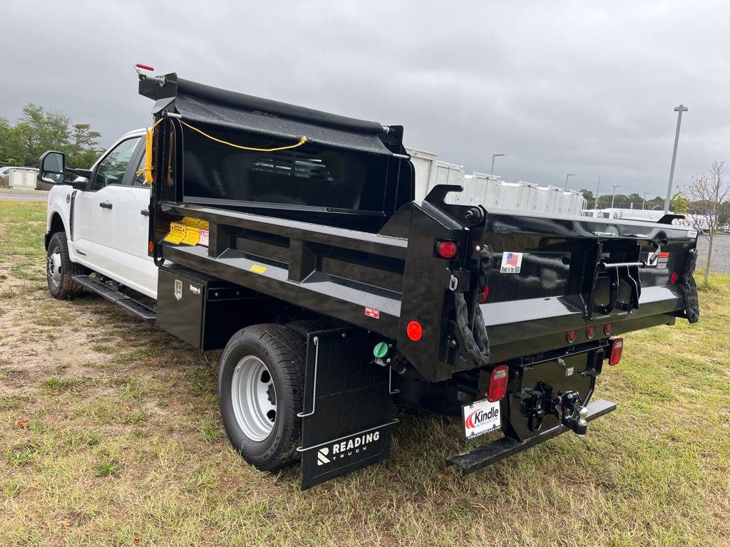 2025 Ford F-350 Super Duty Chassis Cab XL - Photo 25