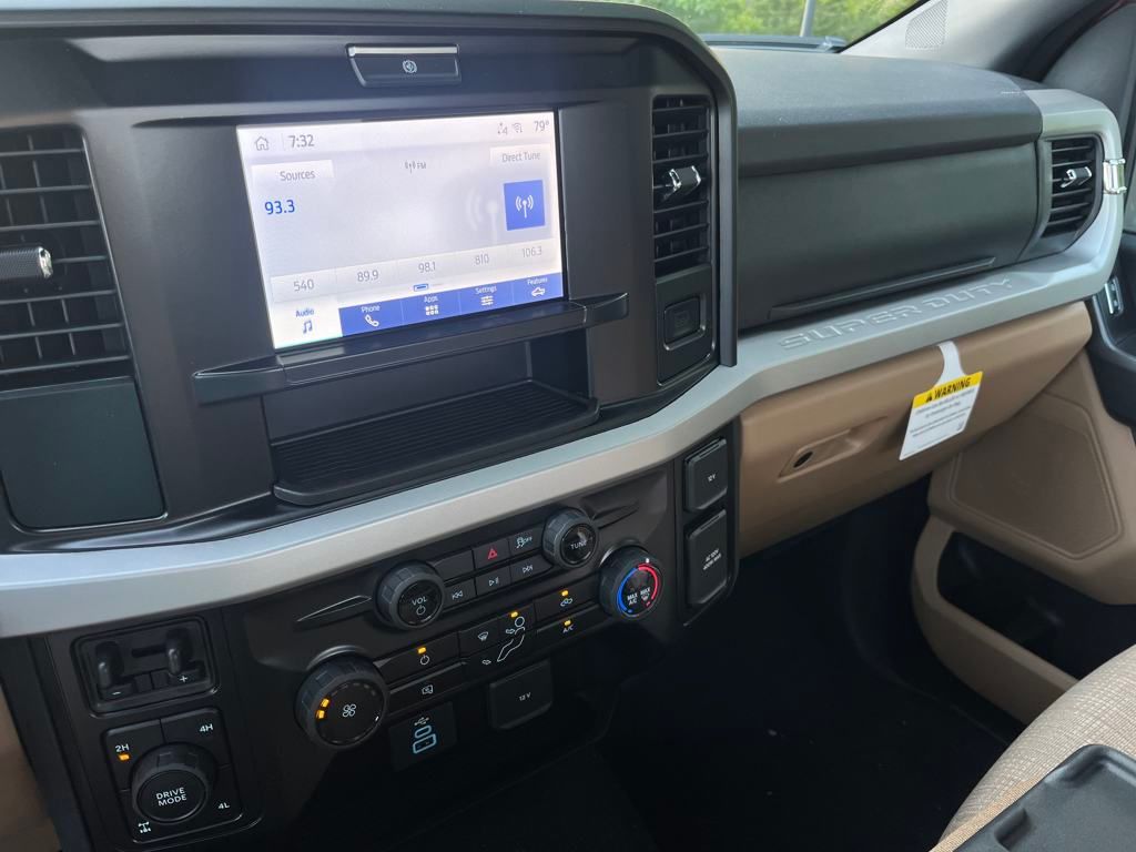2025 Ford F-250 Super Duty XLT - Photo 13