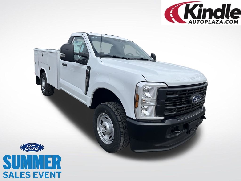 2025 Ford F-350 Chassis Truck Regular Cab 