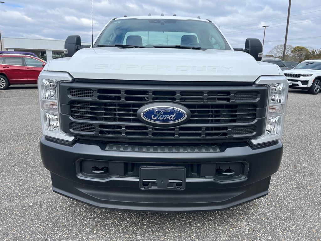 2025 Ford F-350 Super Duty Chassis Cab XLT - Photo 21