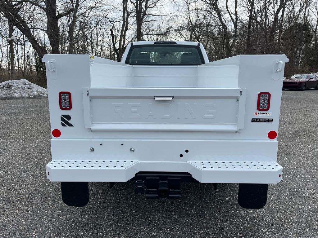 2025 Ford F-350 Super Duty Chassis Cab XLT - Photo 24