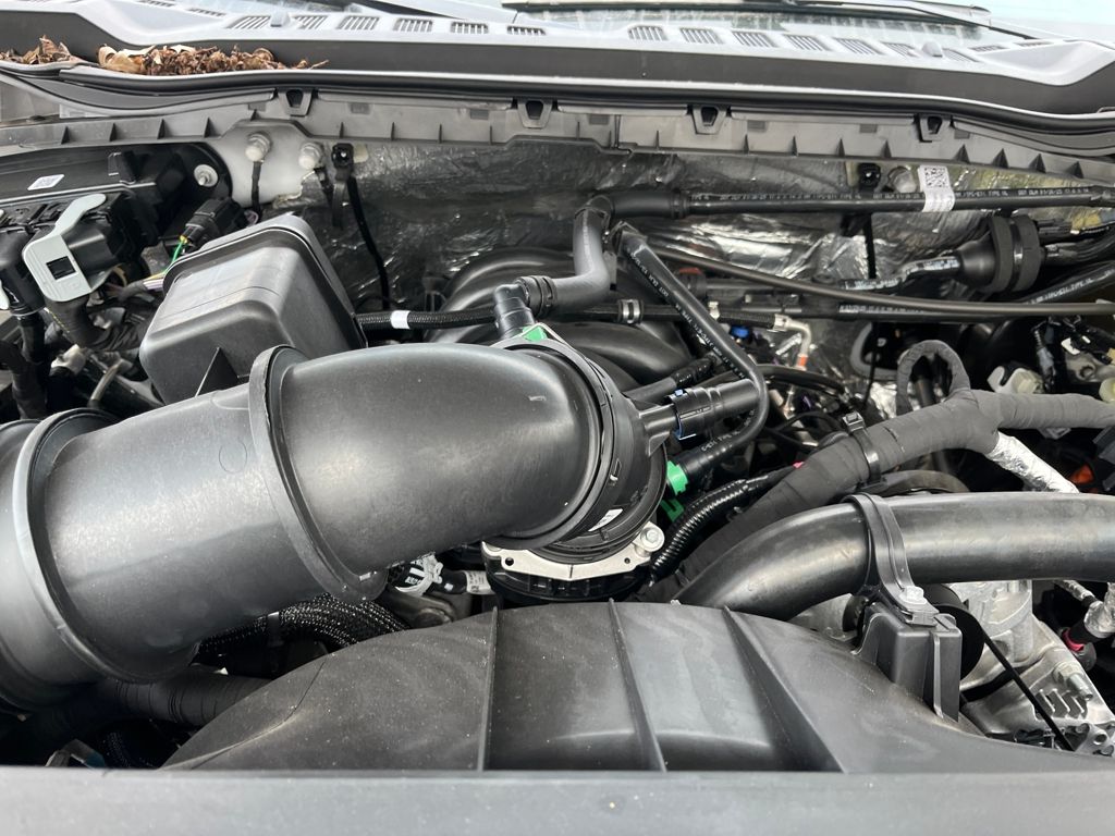 2025 Ford F-350 Super Duty Chassis Cab XLT - Photo 19