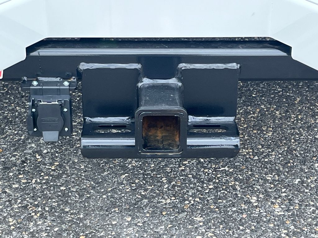 2025 Ford F-350 Super Duty Chassis Cab XLT - Photo 25