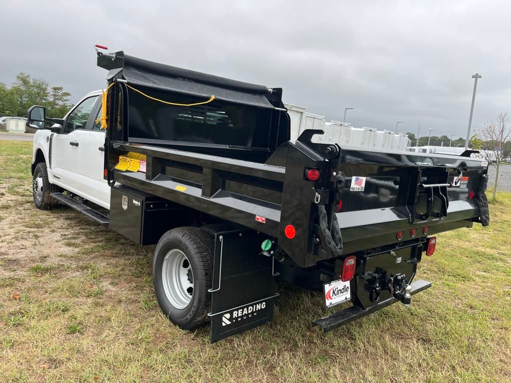 2025 Ford F-350 Super Duty Chassis Cab XL - Photo 25