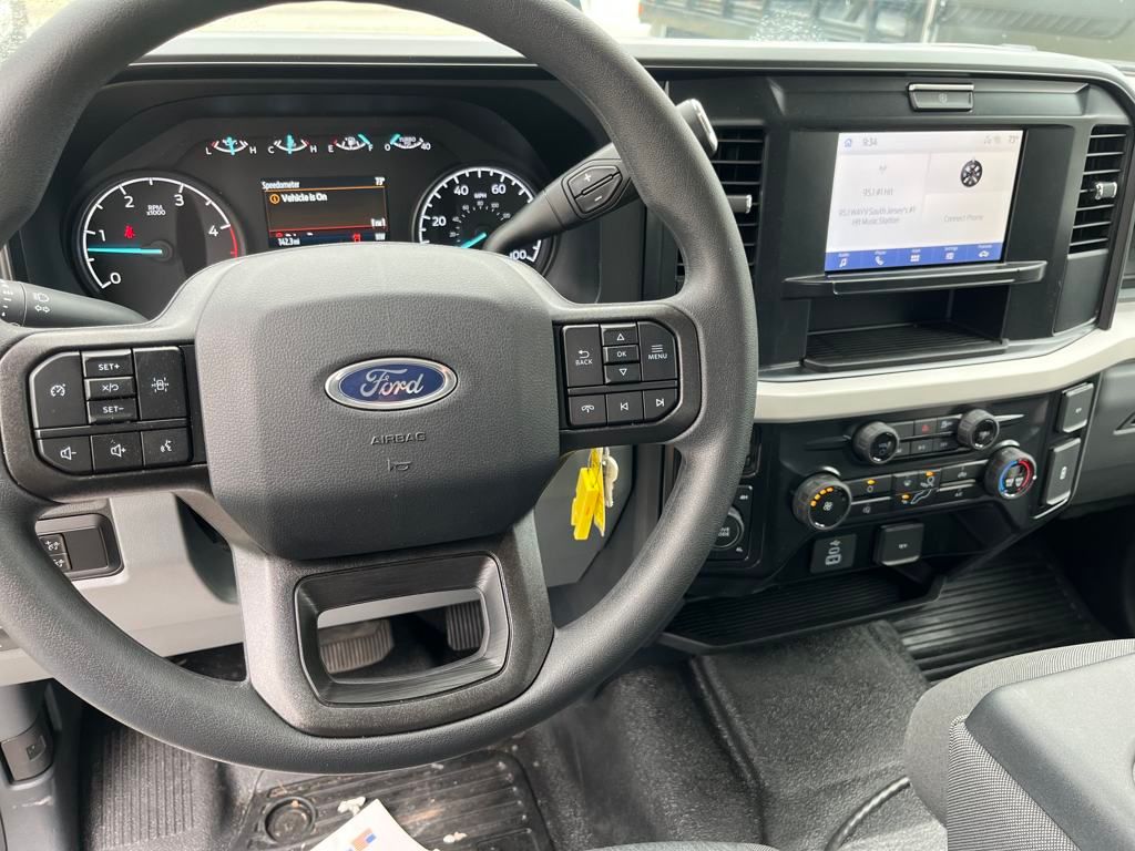 2025 Ford F-350 Super Duty Chassis Cab XL - Photo 9