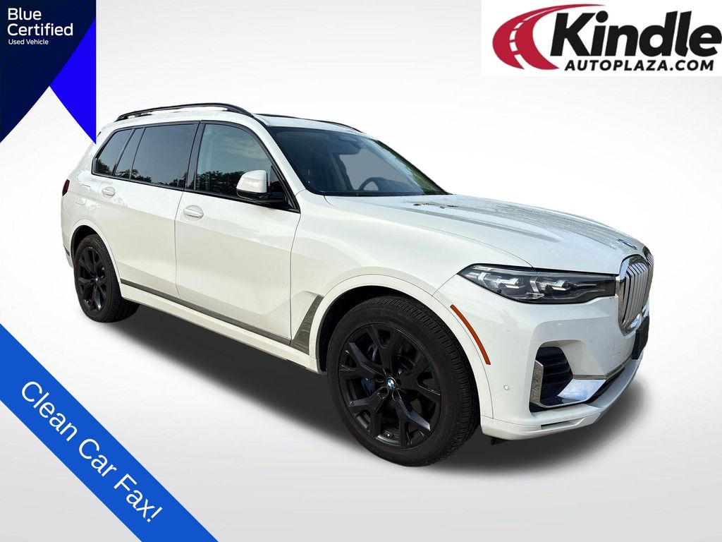 2021 BMW X7 xDrive40i's photo