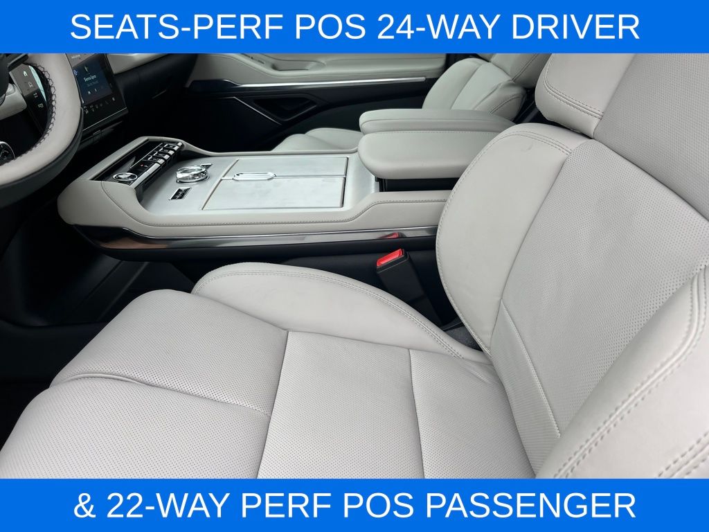 2026 Lincoln Navigator Premiere - Photo 19