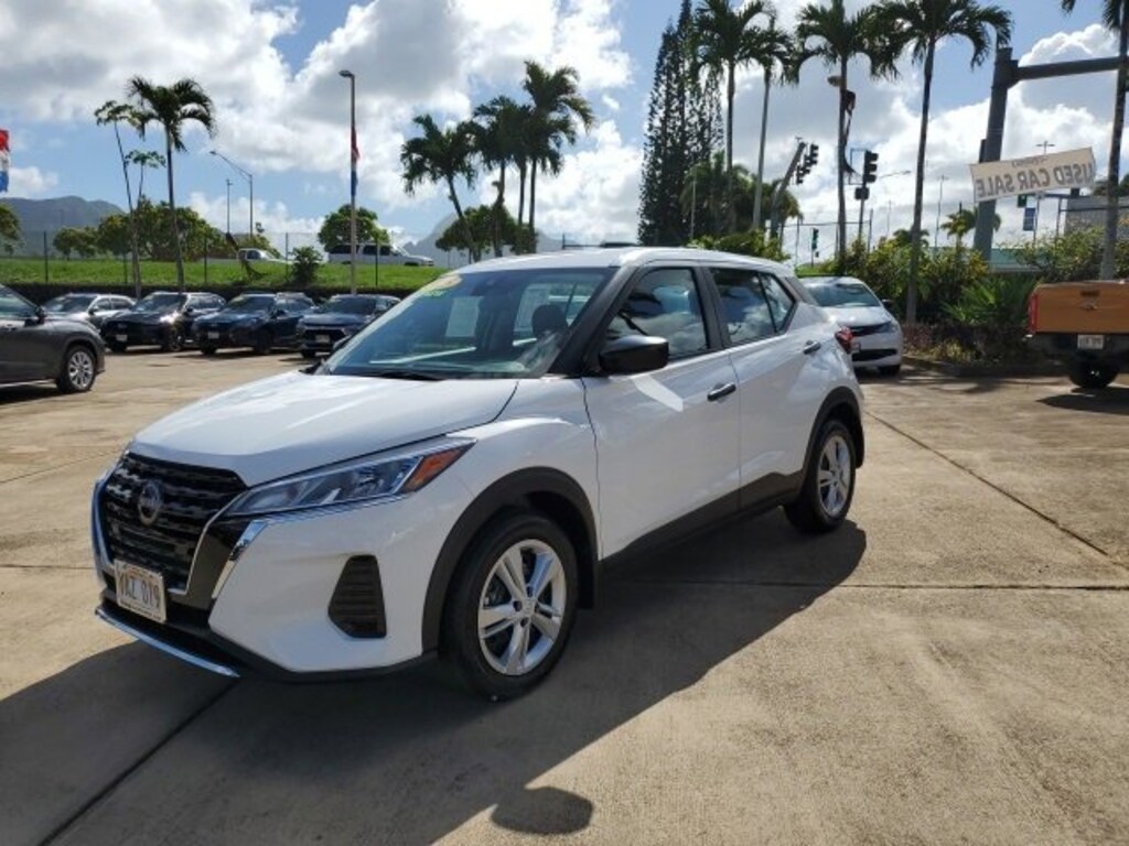 Used 2025 Nissan Kicks Play S SUV