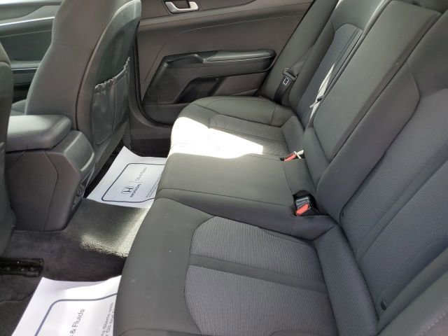 2023 Kia K5 LXS - Photo 9