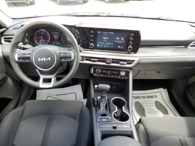 2023 Kia K5 LXS - Photo 11