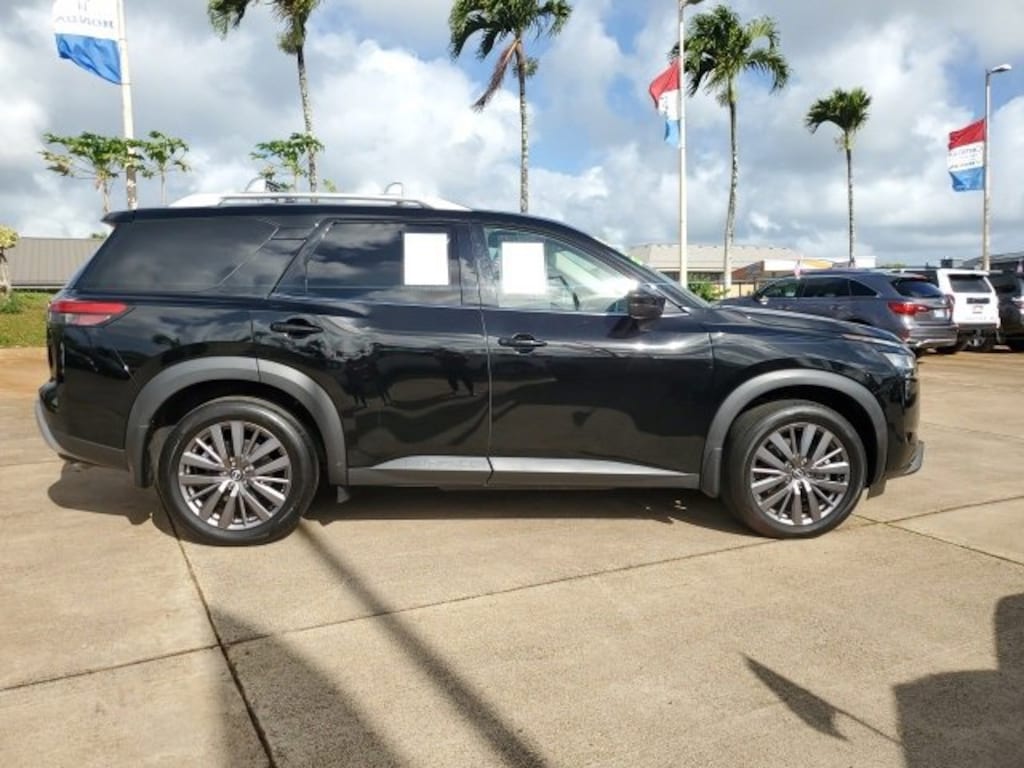 Used 2024 Nissan Pathfinder SL SUV