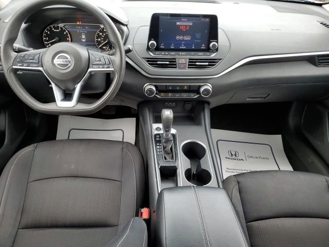 2022 Nissan Altima SV - Photo 9