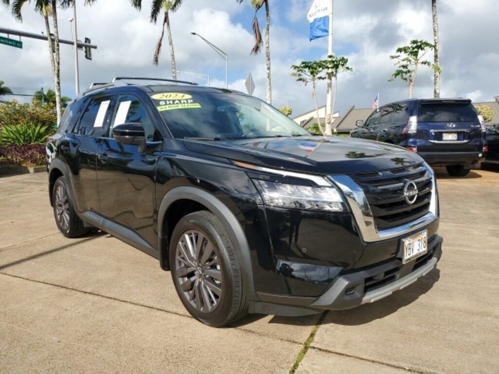 Used 2024 Nissan Pathfinder SL SUV