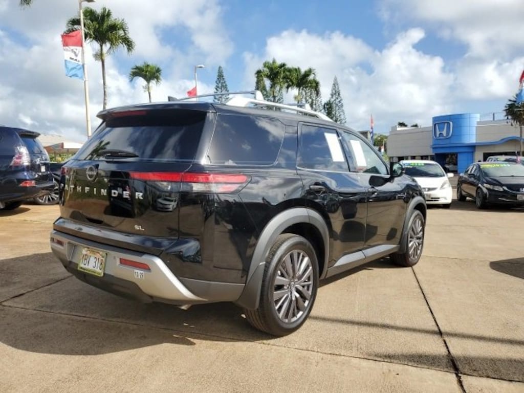 Used 2024 Nissan Pathfinder SL SUV