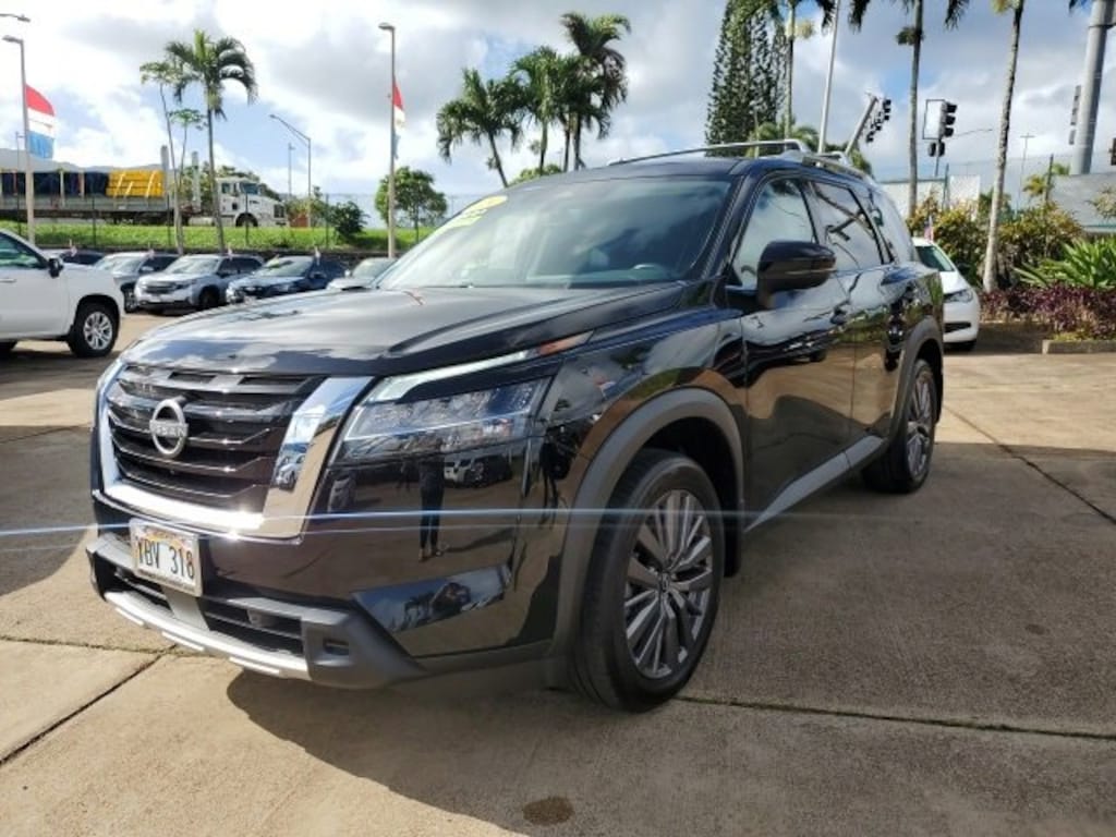 Used 2024 Nissan Pathfinder SL SUV