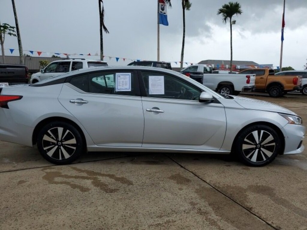Used 2022 Nissan Altima 2.5 SV Sedan