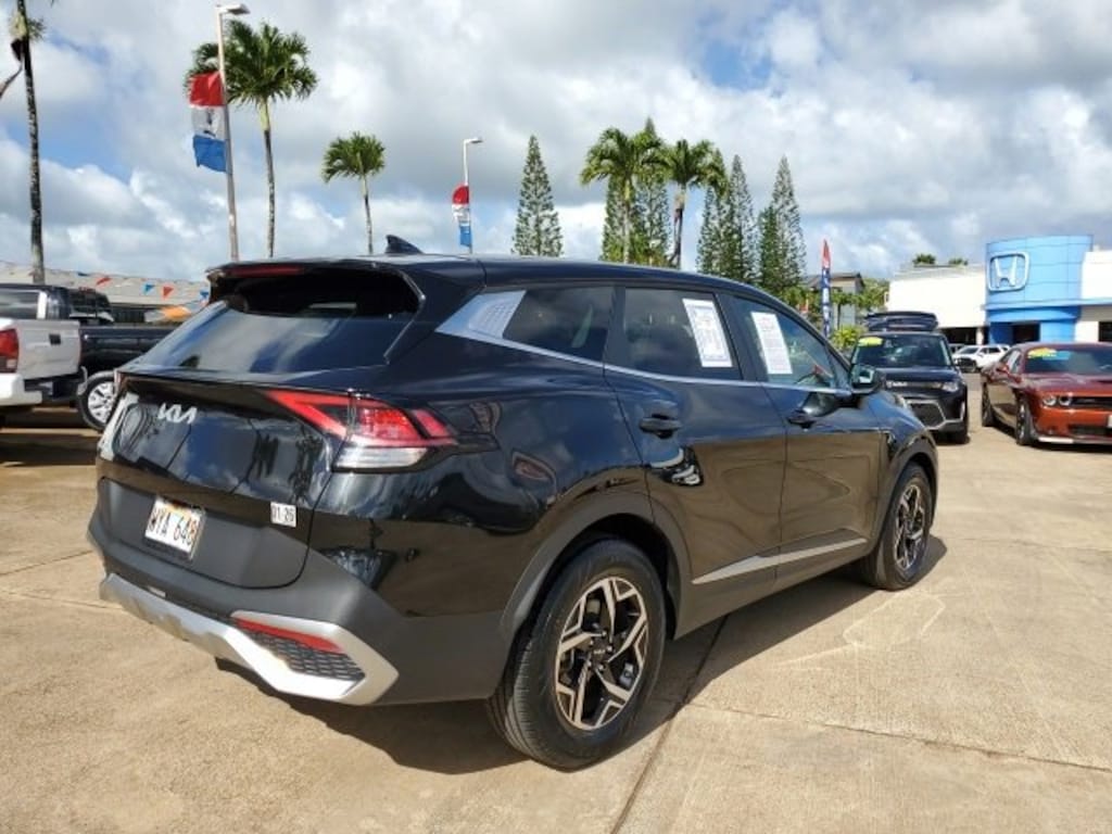 Used 2024 Kia Sportage LX SUV