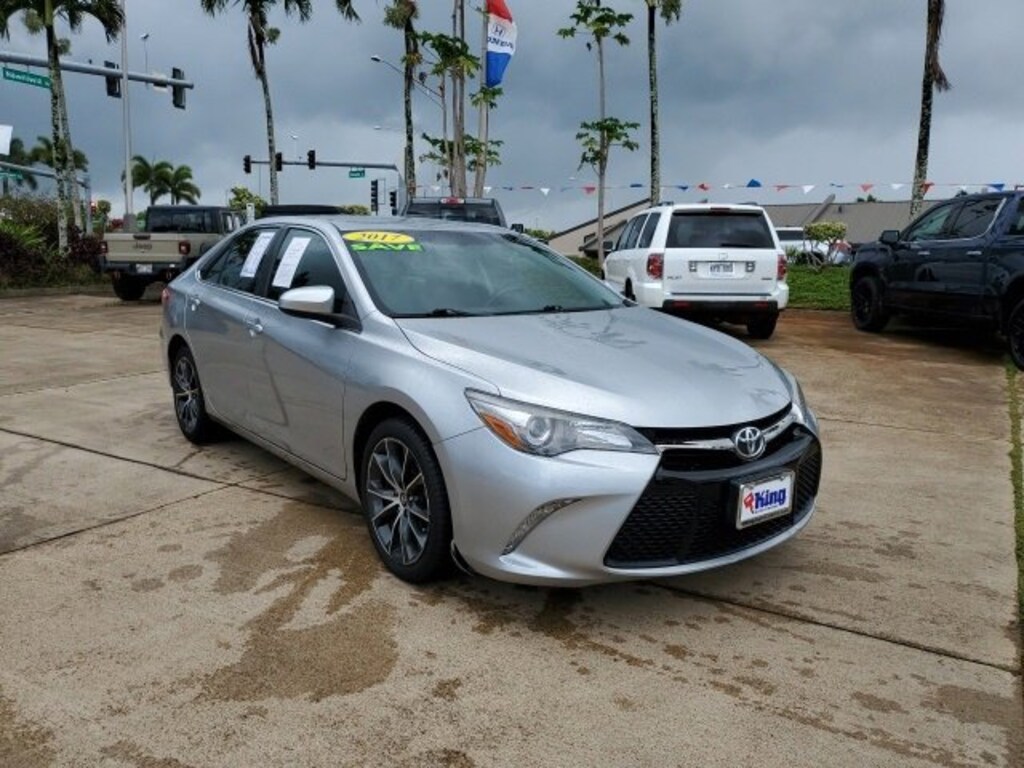 Used 2017 Toyota Camry XLE Sedan