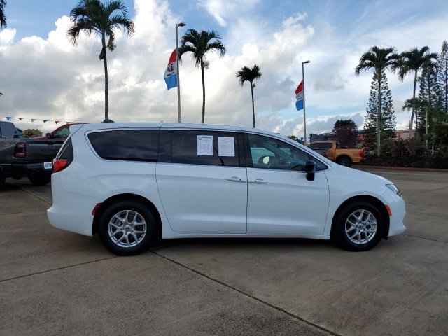 2024 Chrysler Voyager LX photo 3