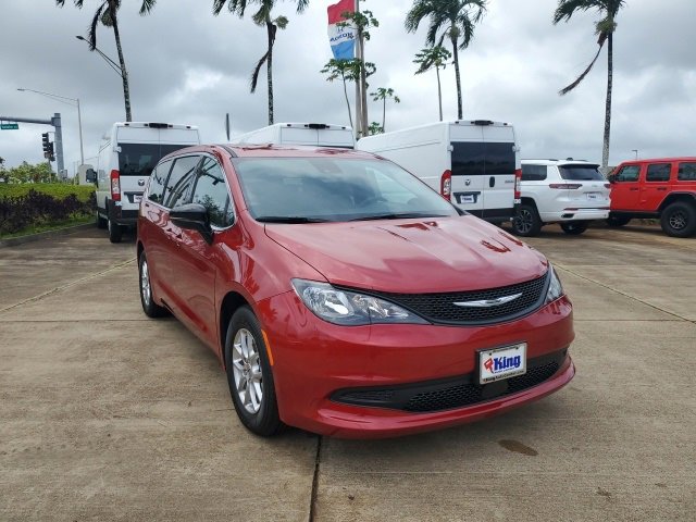 2025 Chrysler Voyager LX photo 3