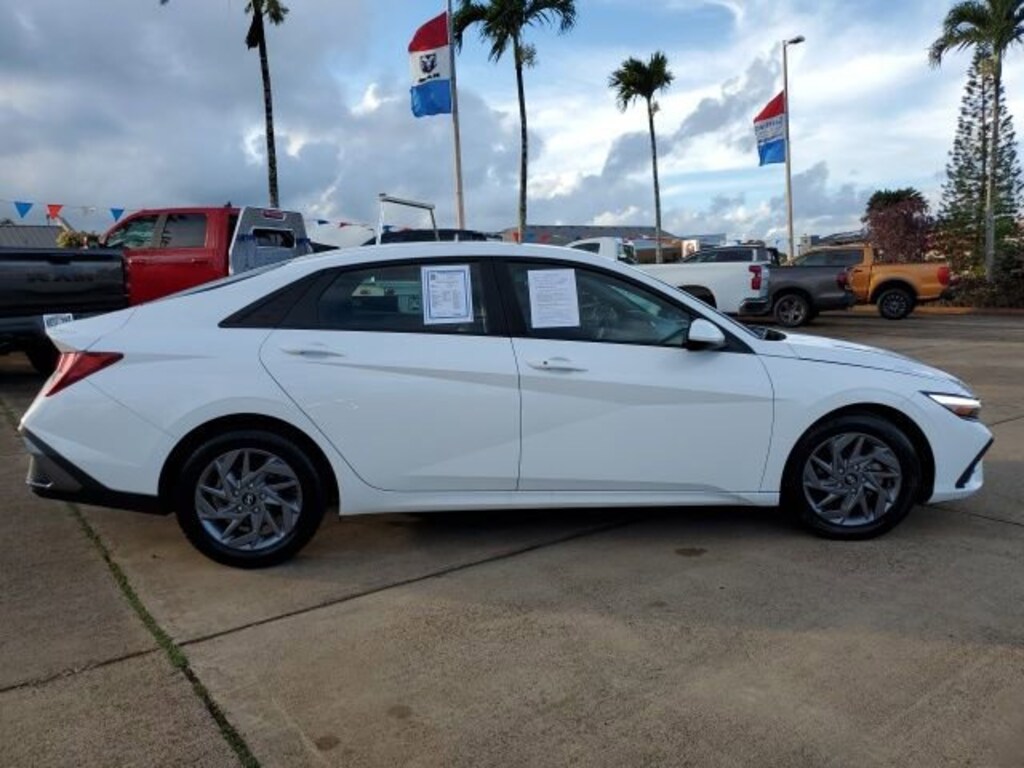 Used 2024 Hyundai Elantra SEL Sedan