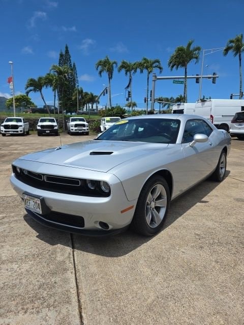 2019 Dodge Challenger SXT Auto's photo