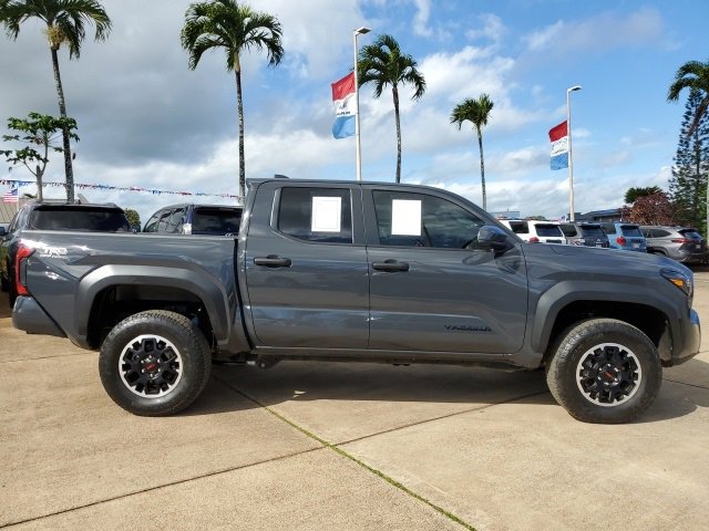 2024 Toyota Tacoma photo 2