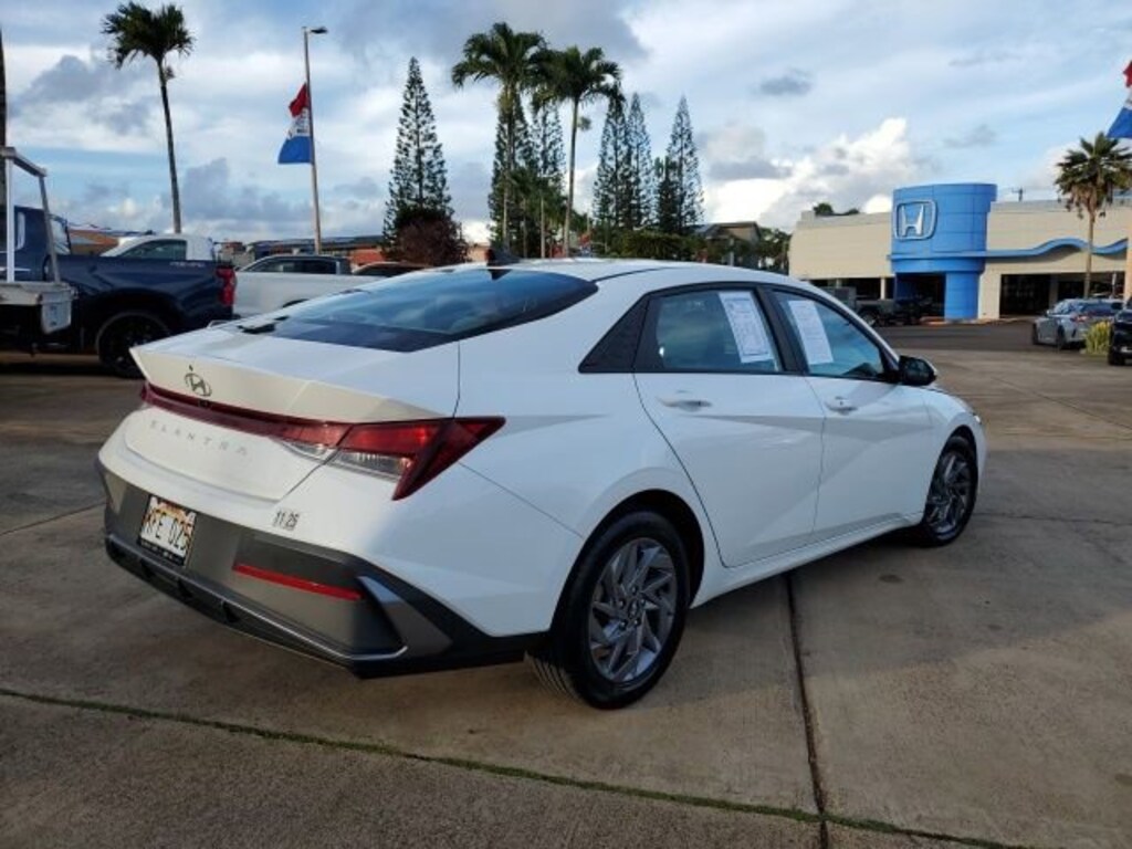 Used 2024 Hyundai Elantra SEL Sedan