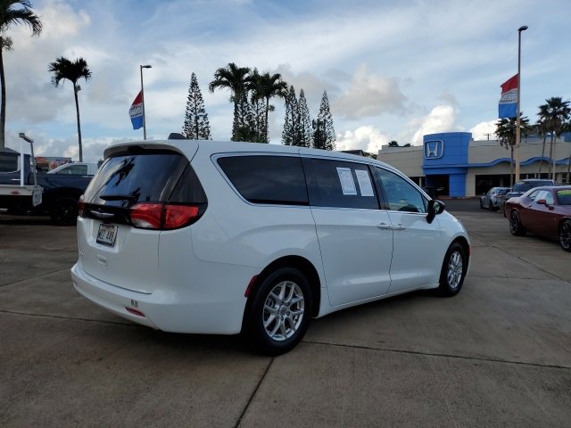 2024 Chrysler Voyager LX photo 4