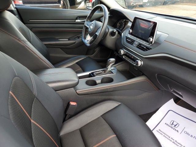 2022 Nissan Altima SR - Photo 8