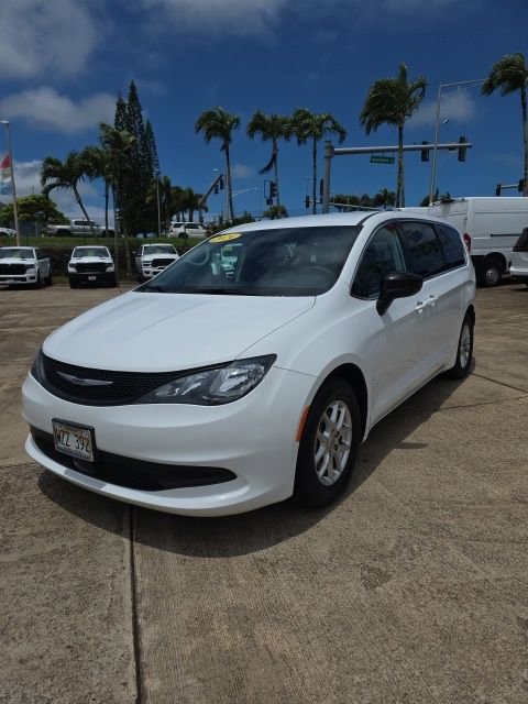 2024 Chrysler Voyager LX's photo
