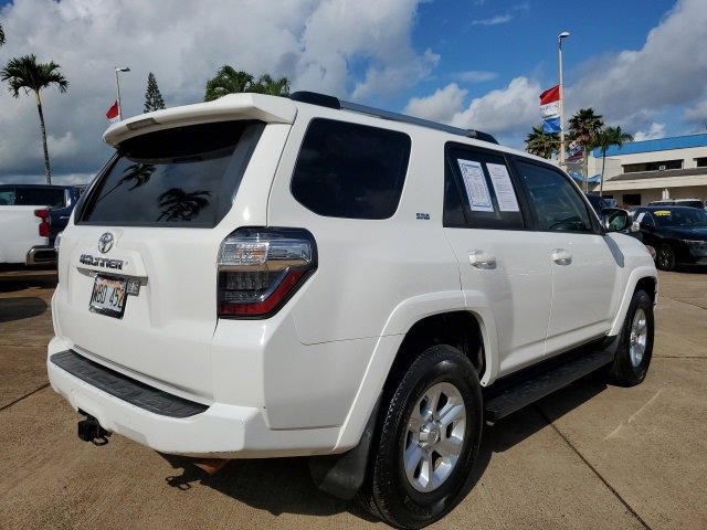 2020 Toyota 4Runner SR5 photo 2