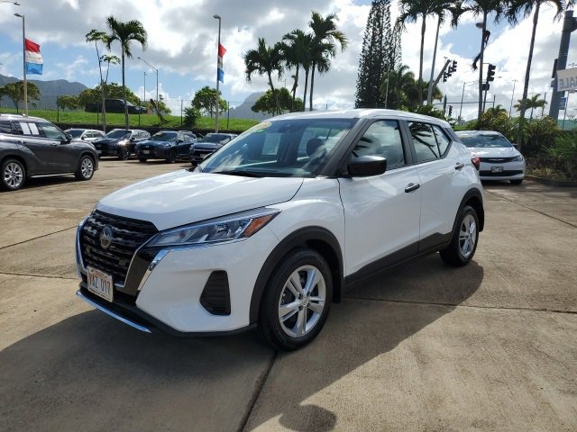 2025 Nissan KICKS PLAY Base's photo