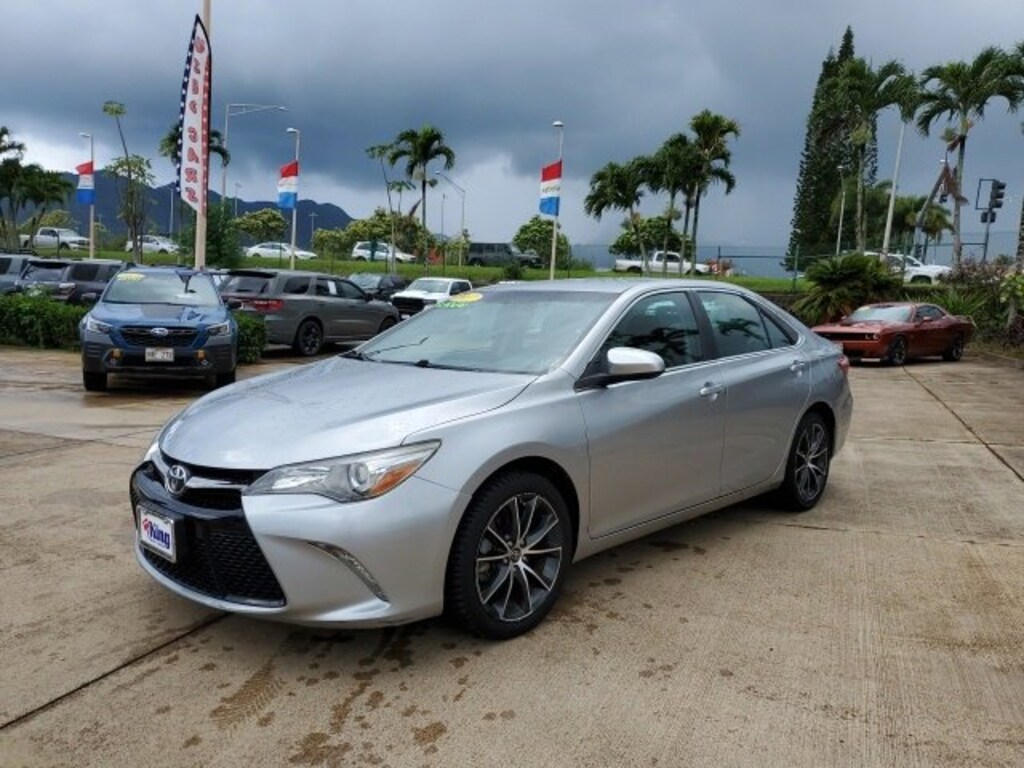 Used 2017 Toyota Camry XLE Sedan