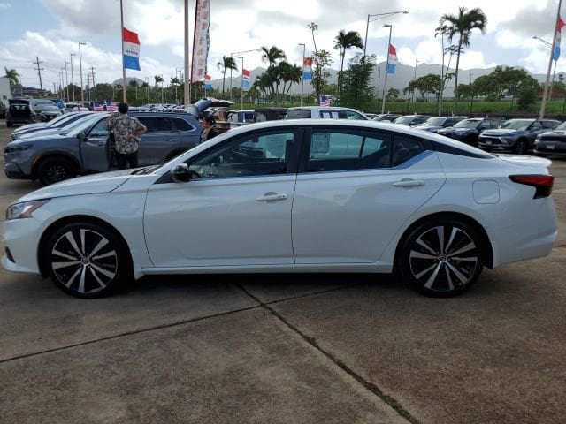 2022 Nissan Altima SR - Photo 7