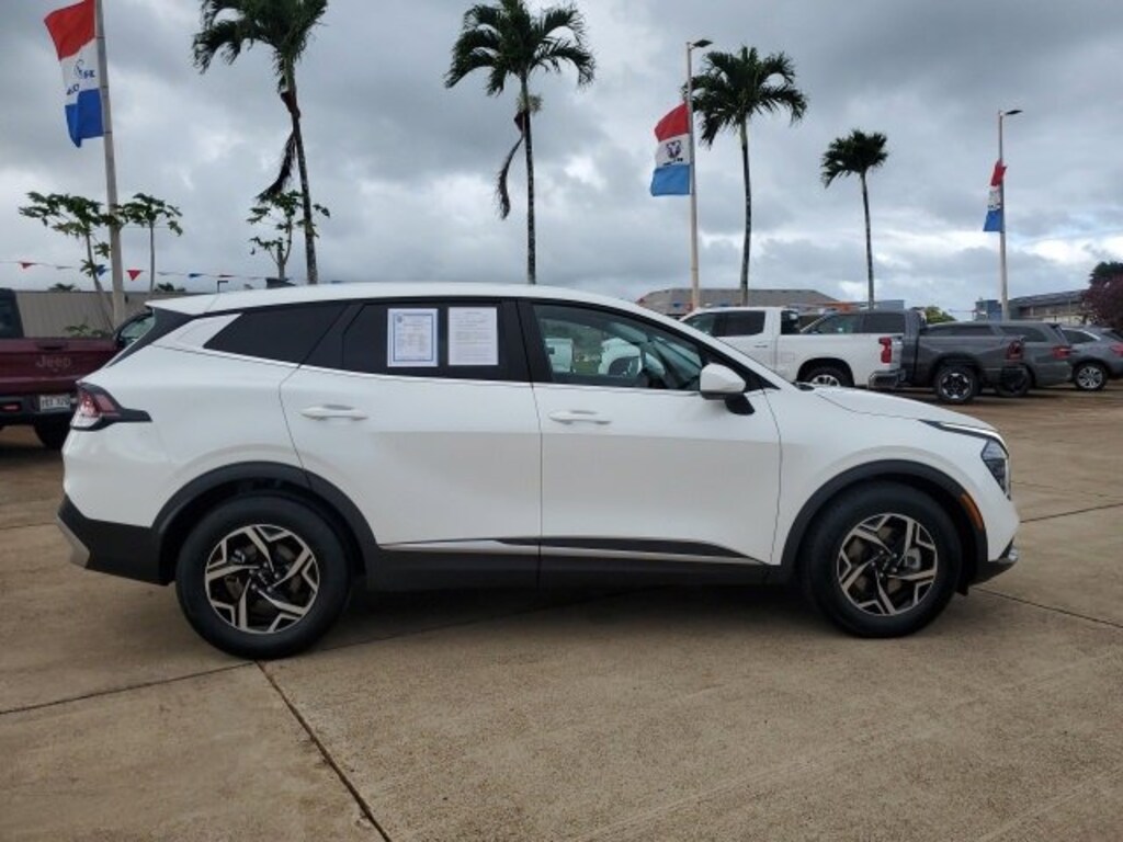 Used 2024 Kia Sportage LX SUV