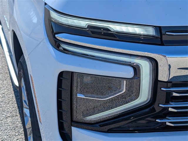 2026 Chevrolet Suburban Premier photo 4