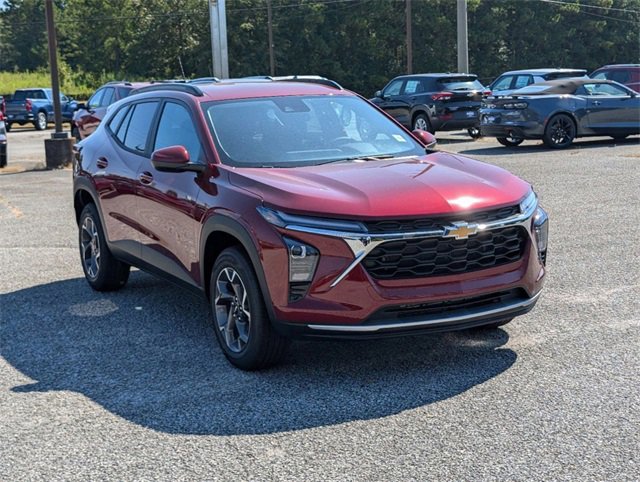 2025 Chevrolet Trax LT photo 3