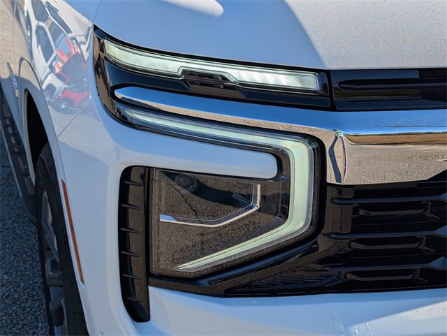 2026 Chevrolet Suburban LS photo 4