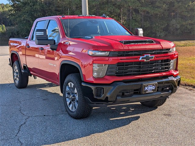 2025 Chevrolet Silverado 2500HD Custom photo 3