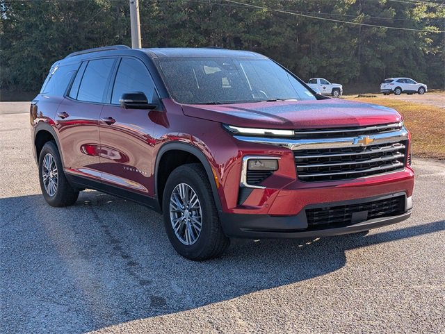 2025 Chevrolet Traverse photo 2