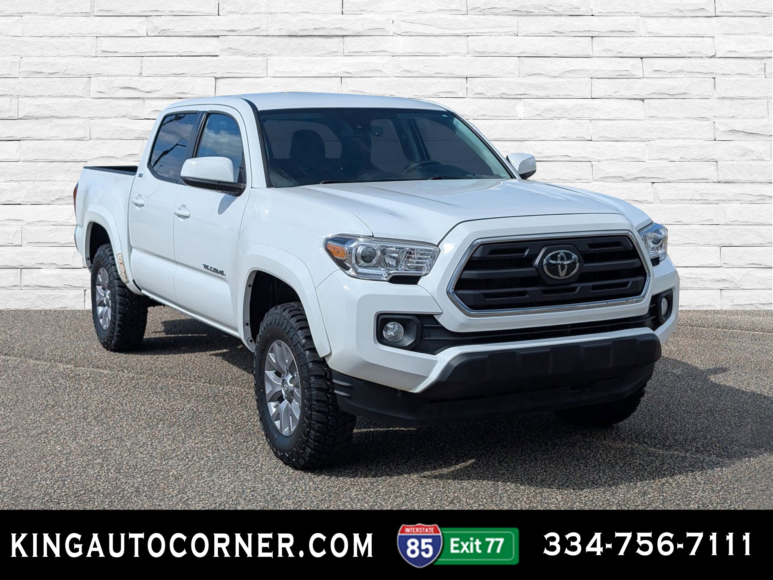 2019 Toyota Tacoma V6 4x4 photo 3