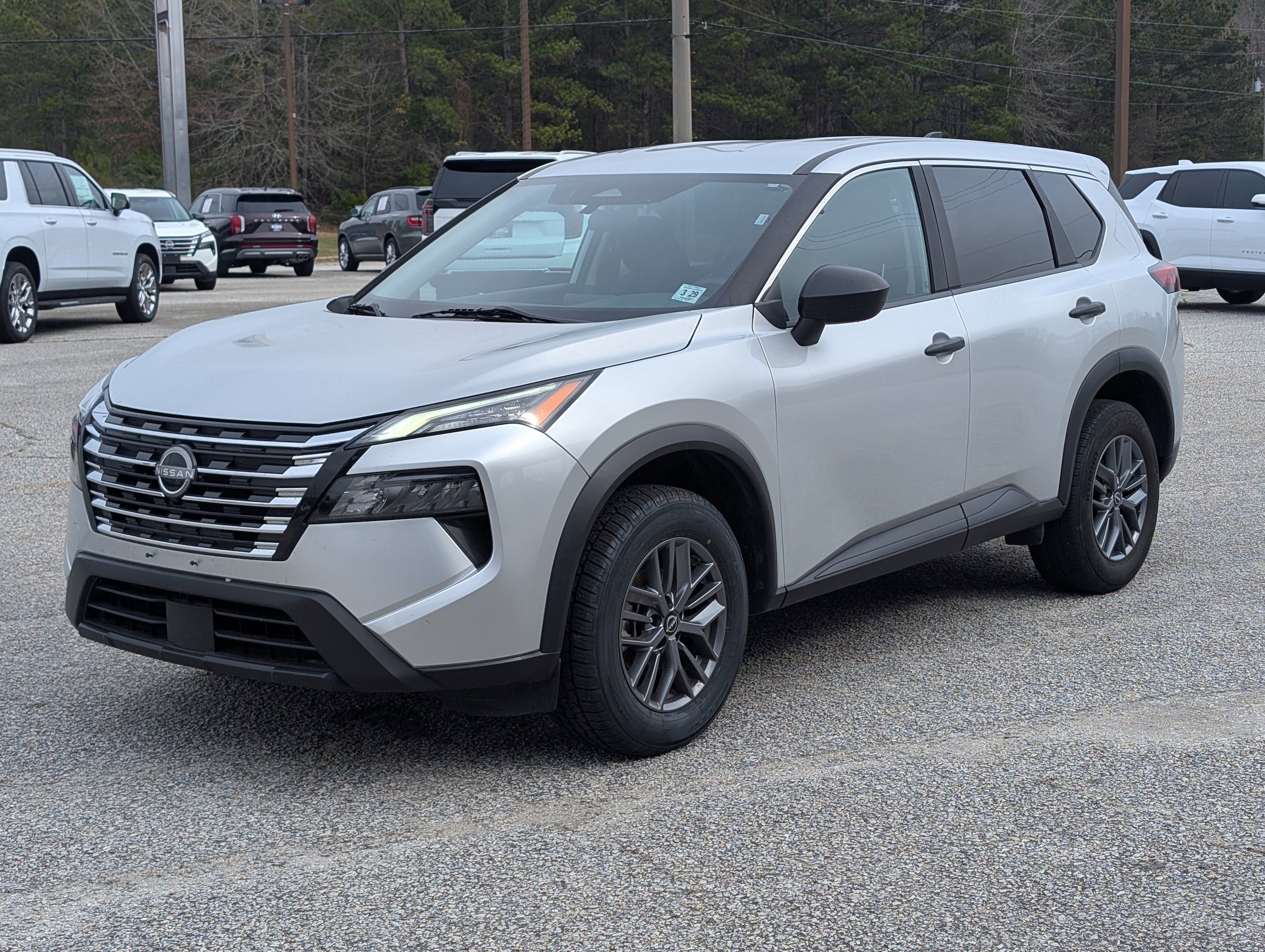 2024 Nissan Rogue S's photo